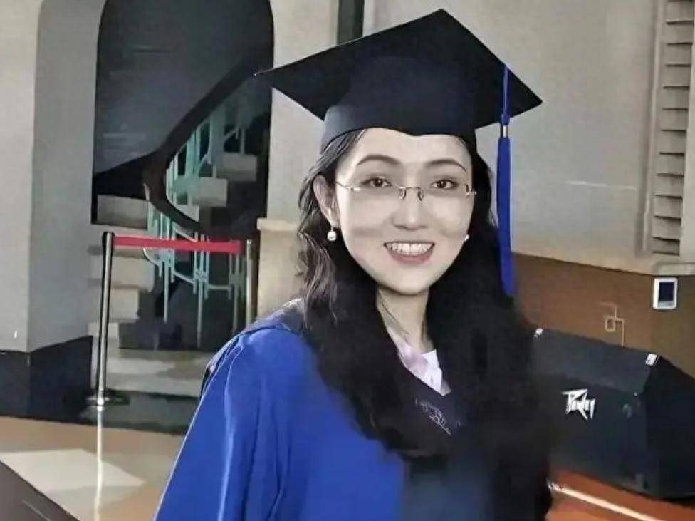 杨景媛事件恶果显现：武汉大学生迎新季直播翻车，十分钟关闭评论 